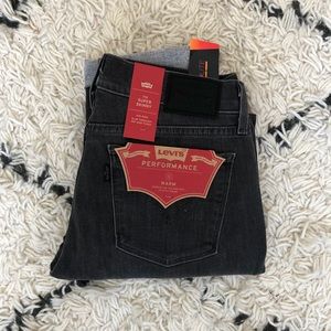 Levi’s 710 Super Skinny